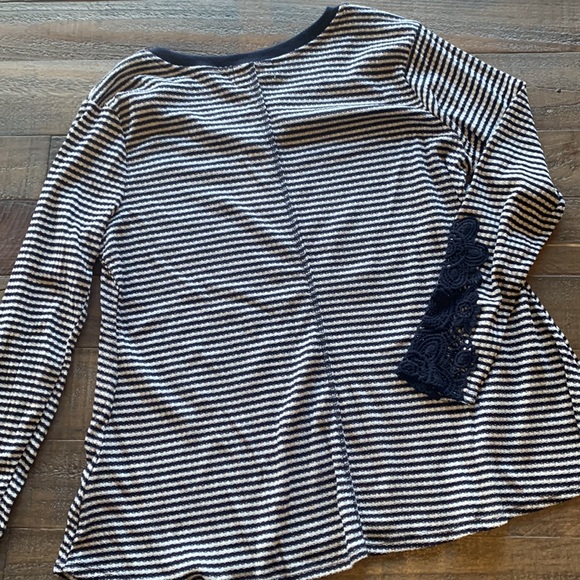 NWT No Comment Plus NY LA Blue white Striped Lace Sleeves Stretch Top Size 1X - Picture 6 of 9